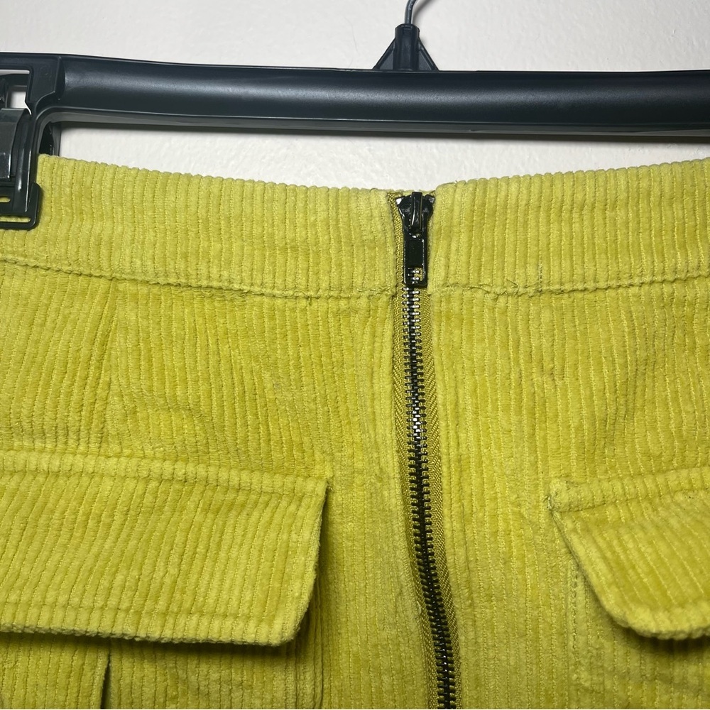 Moon River sz Small Lime Green Corduroy Mini Skirt w/ full front zipper & pocket - Picture 3 of 12